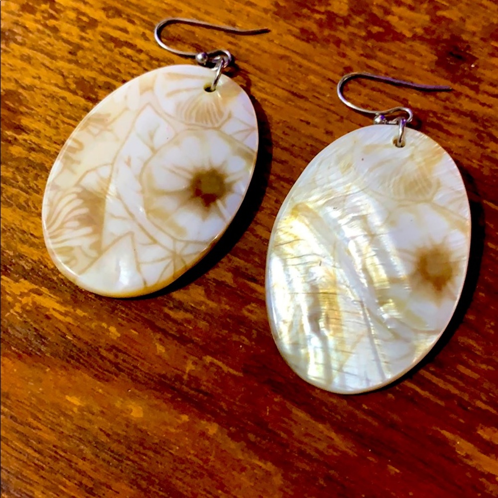 Pretty Shell Earrings